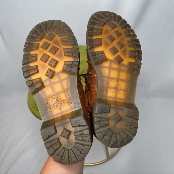 Dr. Martens Women’s Tan Oxfords - Picture 10 of 10
